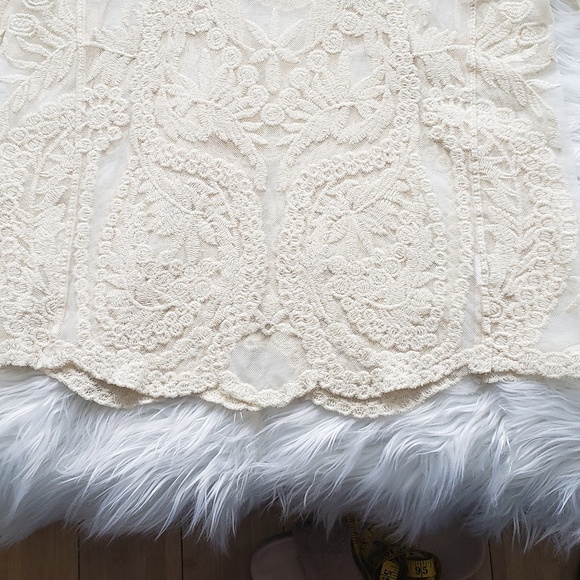 NWOT Sheer embroidered top - Picture 5 of 7